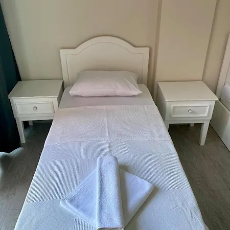 Cilek Butik Чешме